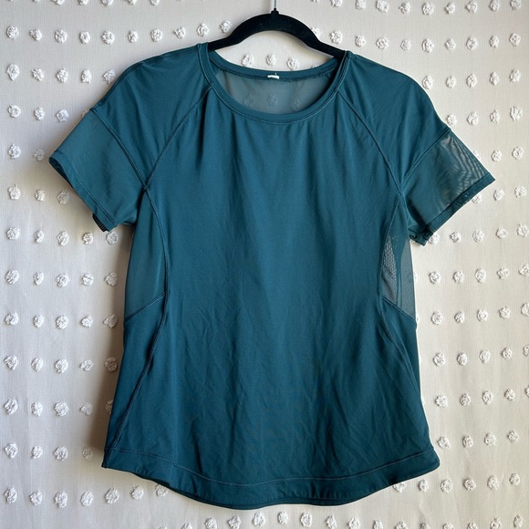 lululemon athletica Tops - Lululemon Women’s Mesh Back Short Sleeve Tee‎ Teal Blue